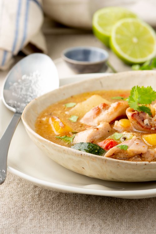 Sydamerikansk sancocho-soppa med kyckling