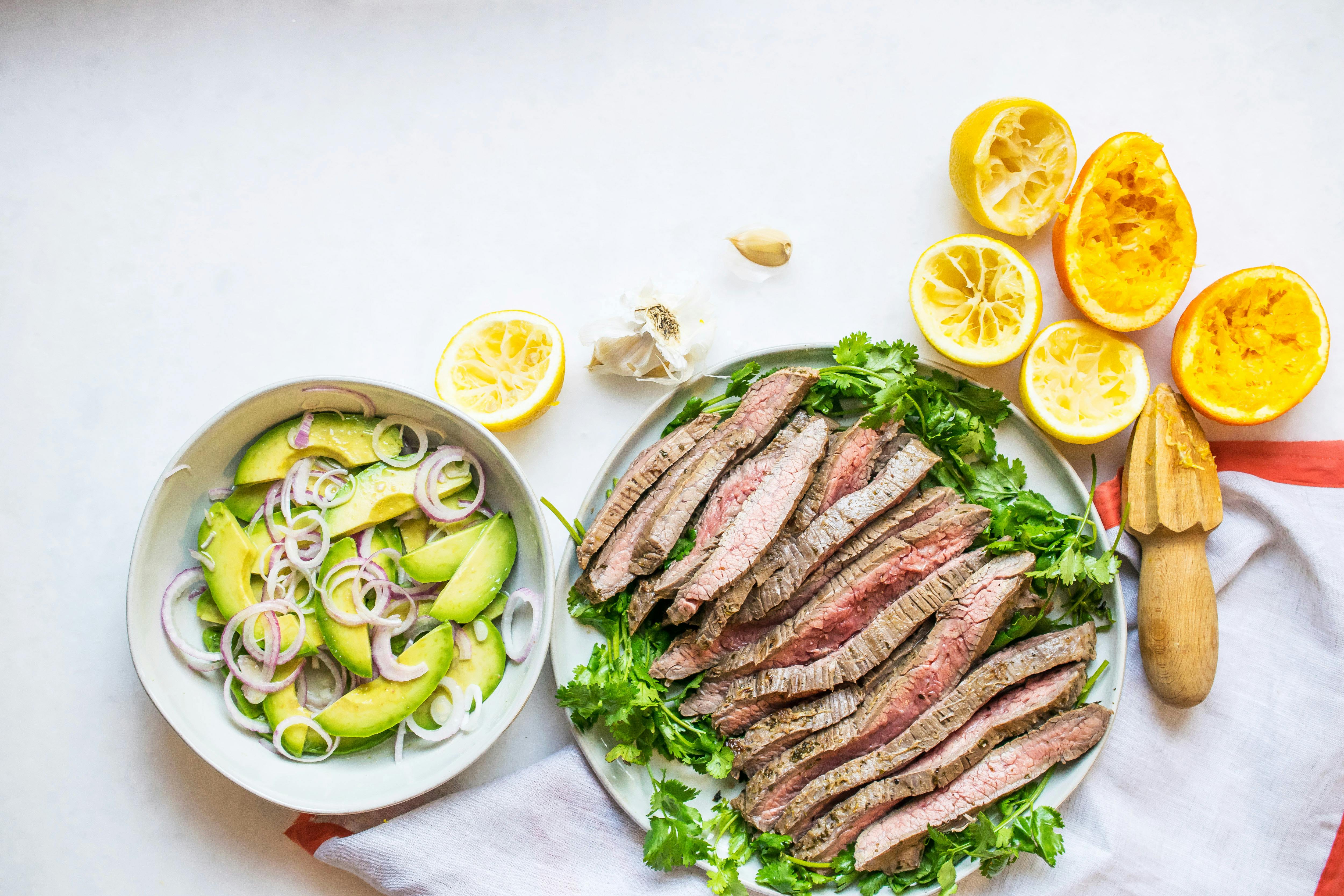 Mexikansk flankstek med avokadosallad