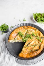 Frittata med sparris och rökt lax