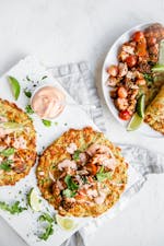 Lax-tacos med zucchinitortillas och chipotlemajonnäs