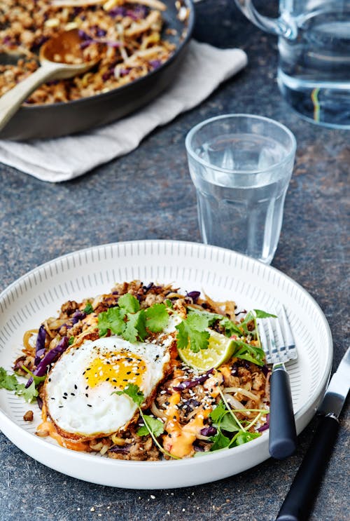 Vårrulle-wok med chilimajo