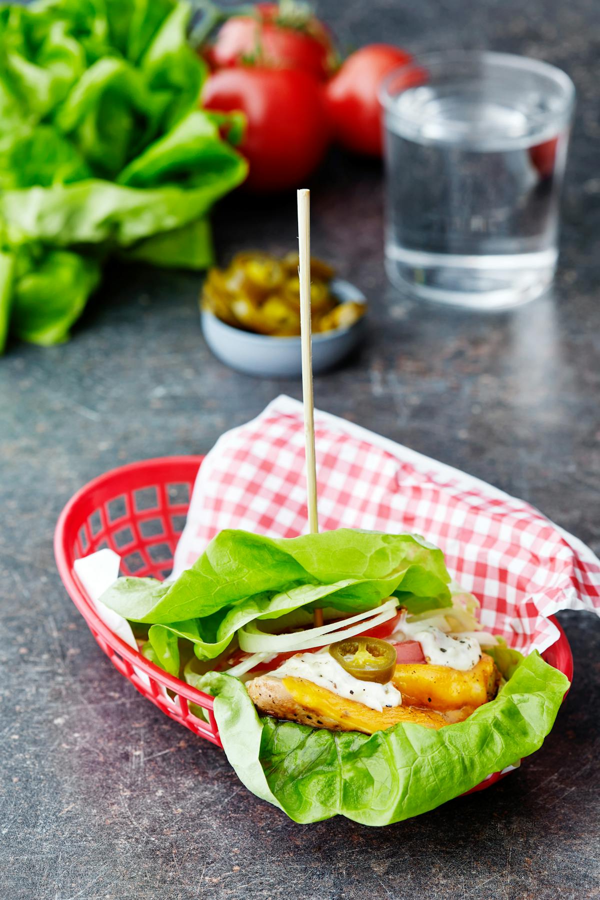 LCHF-kycklingburgare med jalapeño-aioli