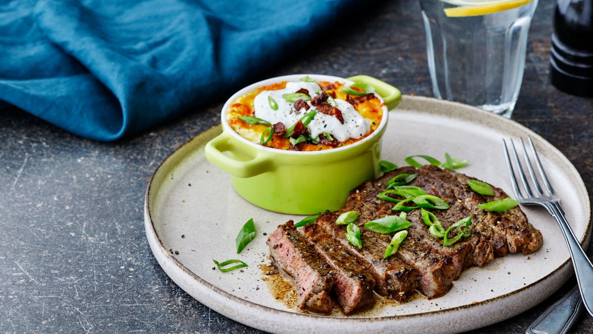 Entrecôte med lyxig blomkålsgratäng