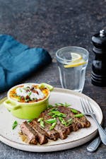 Entrecôte med lyxig blomkålsgratäng