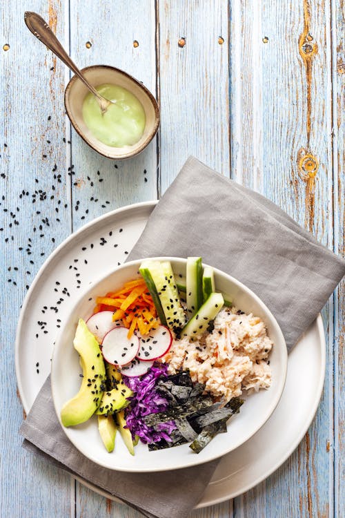 LCHF-sushi in a bowl