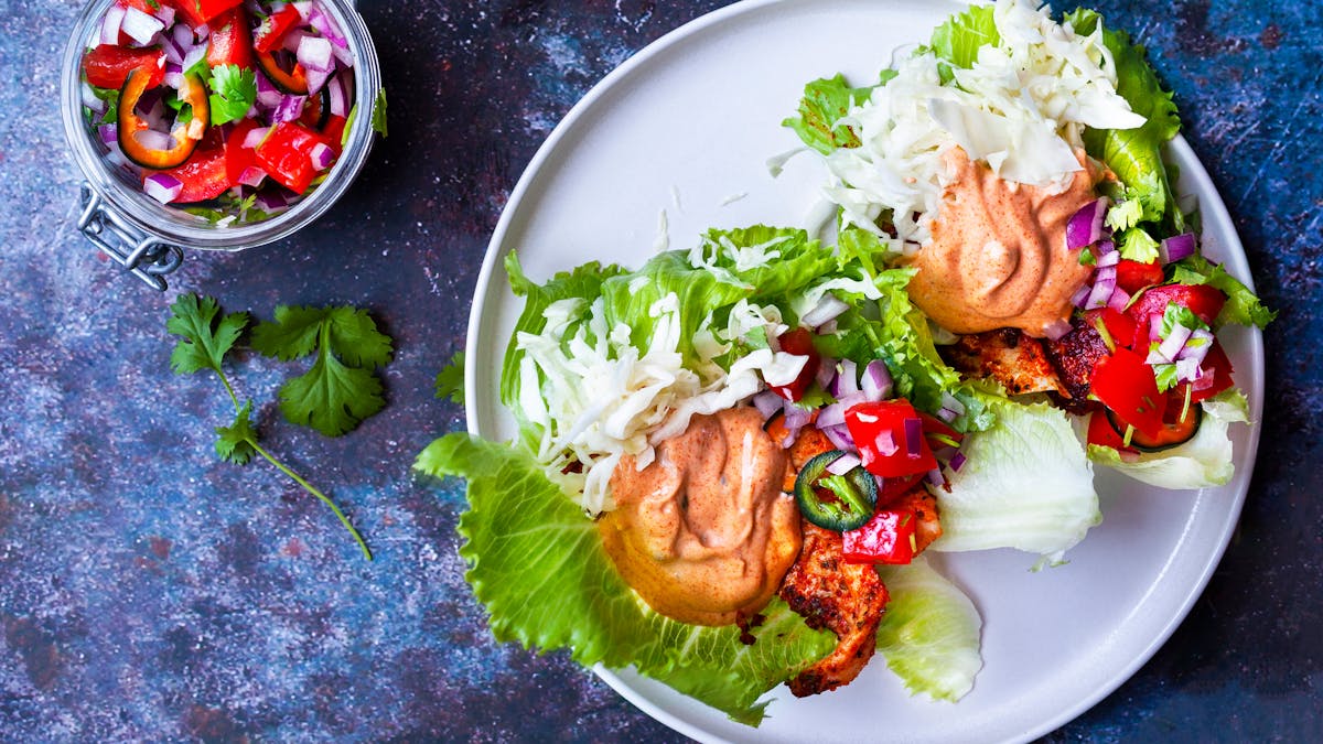Svärtad fisktacos med cajunremoulad