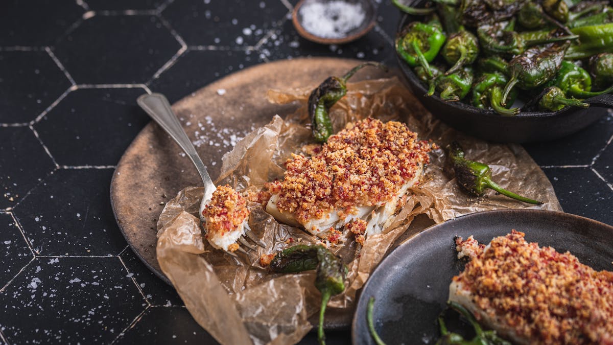 Torsk med chorizosmul och padrones