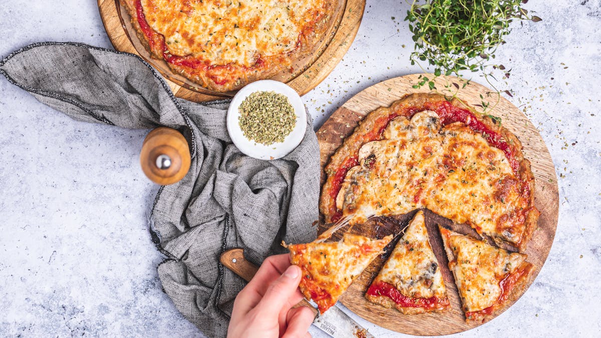 Ost- och svampmeatza