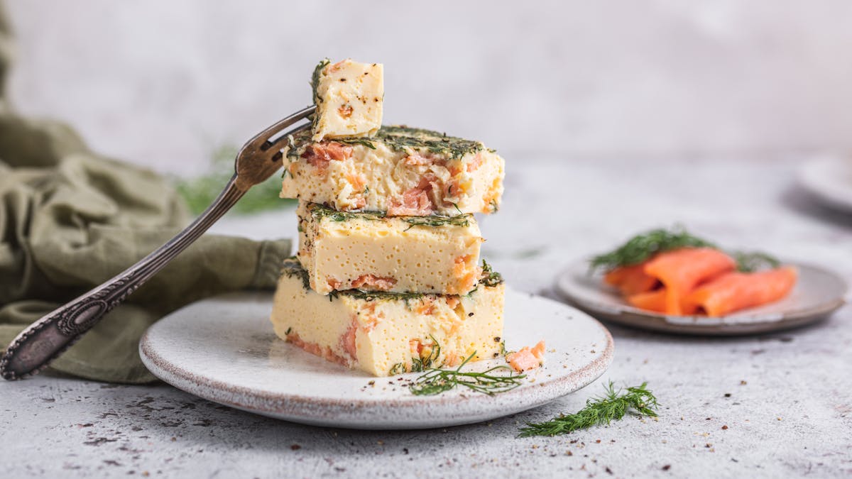 Äggrutor med rökt lax och dill