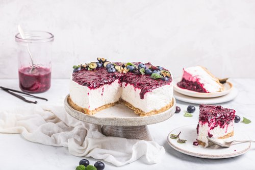 Sockerfri cheesecake med bärkompott