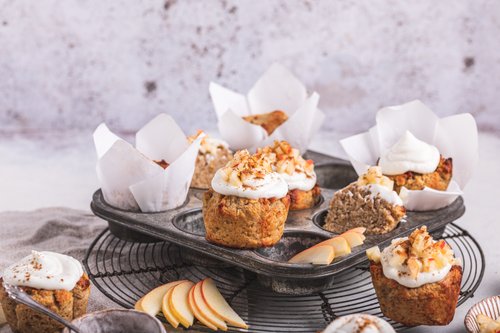 Proteinrika muffins med äpple och vaniljfrosting