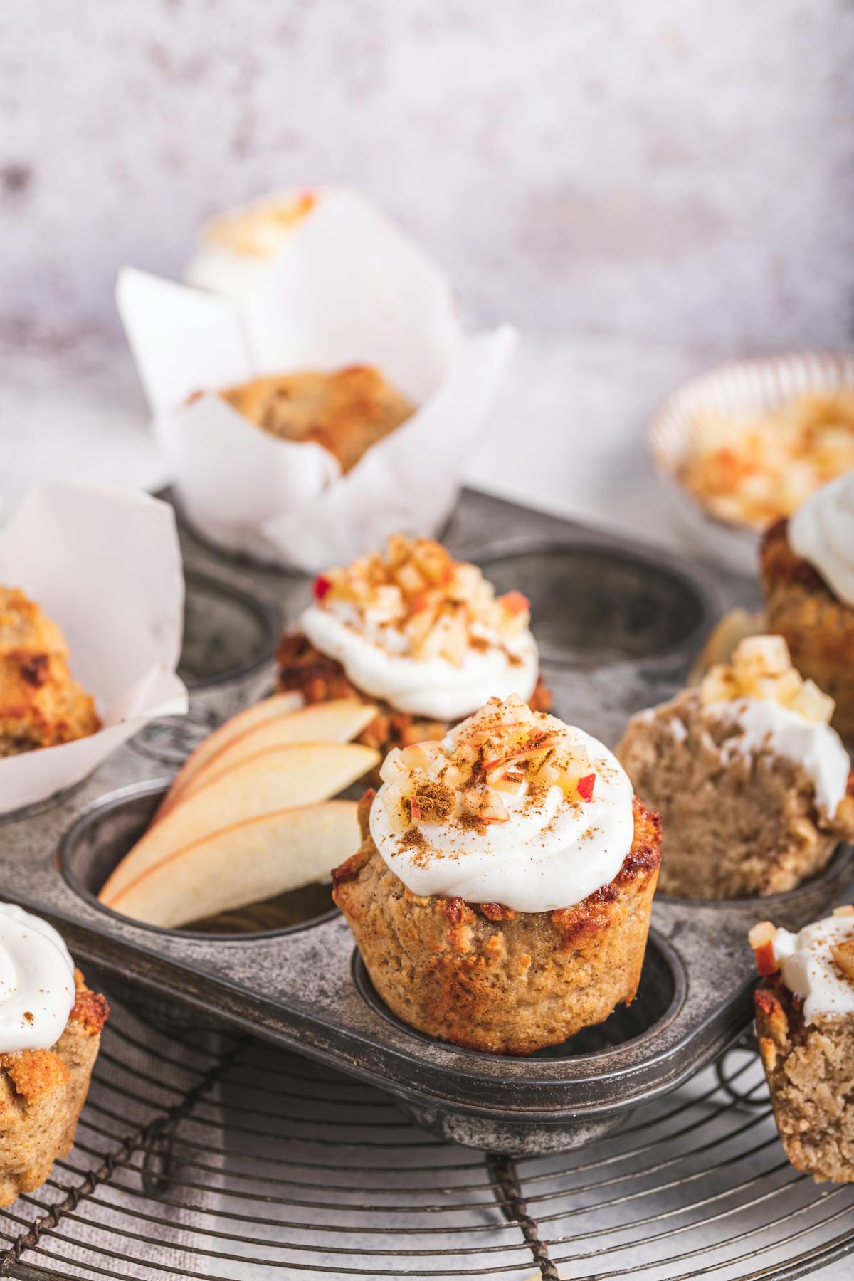 Proteinrika muffins med äpple och vaniljfrosting