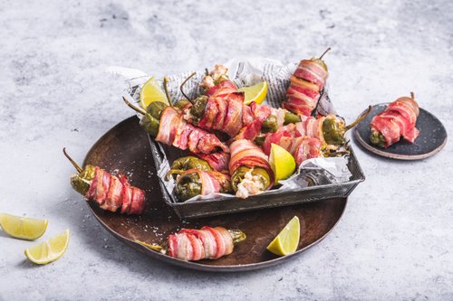 Baconlindade jalapeño poppers