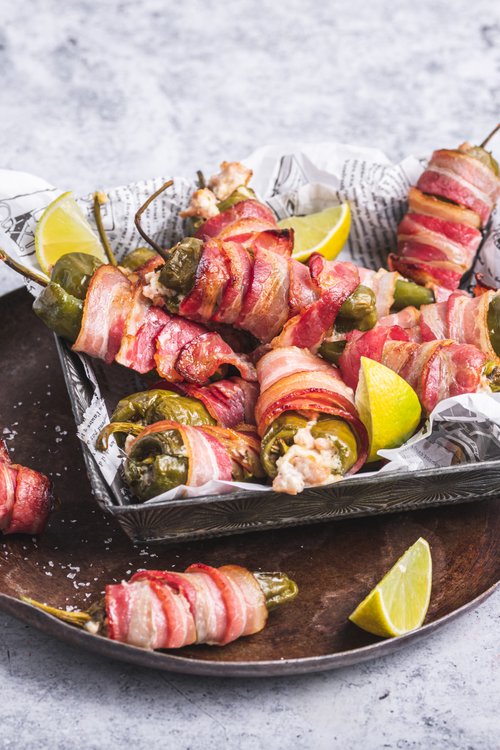 Baconlindade jalapeño poppers