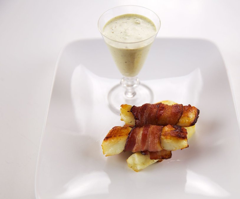 Baconlindad halloumi med pestodipp