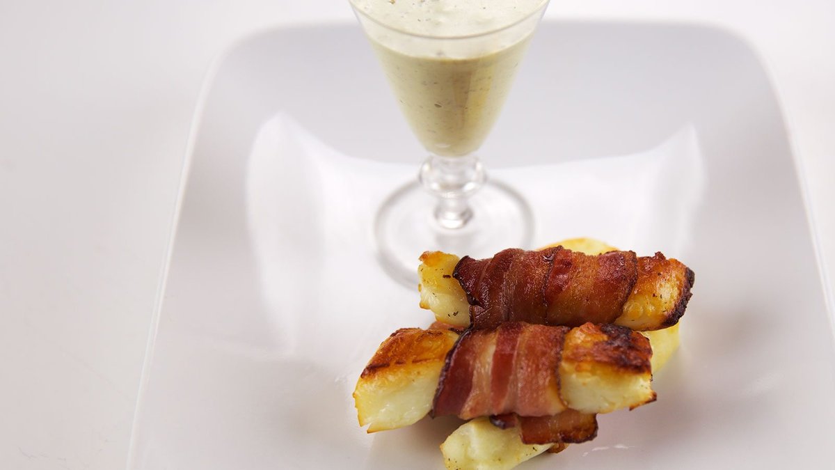 Baconlindad halloumi med pestodipp