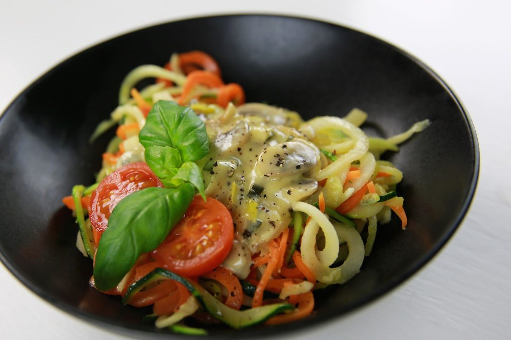 Vegetarisk fredag: Grönsaksspaghetti med champinjon- och ädelostsås