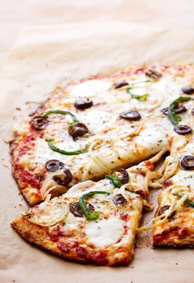 Blomkålspizza med grön paprika och oliver<br />(Middag)