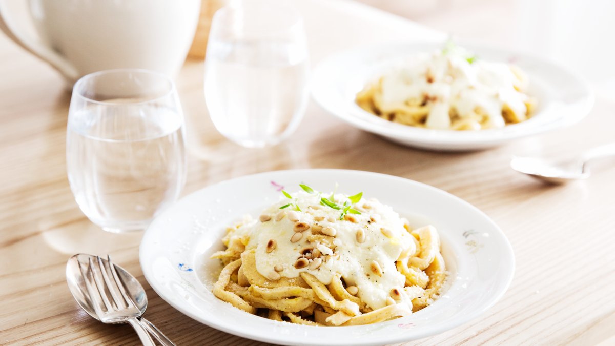 LCHF-pasta med ädelostsås