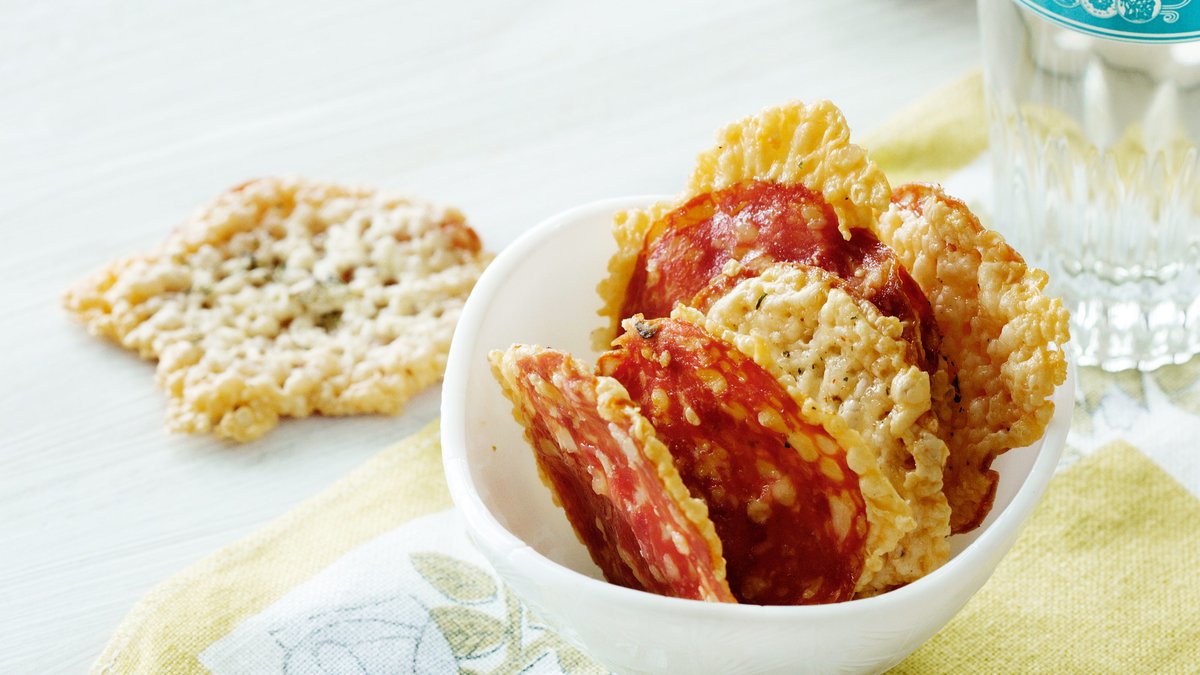 Salami- och ostchips