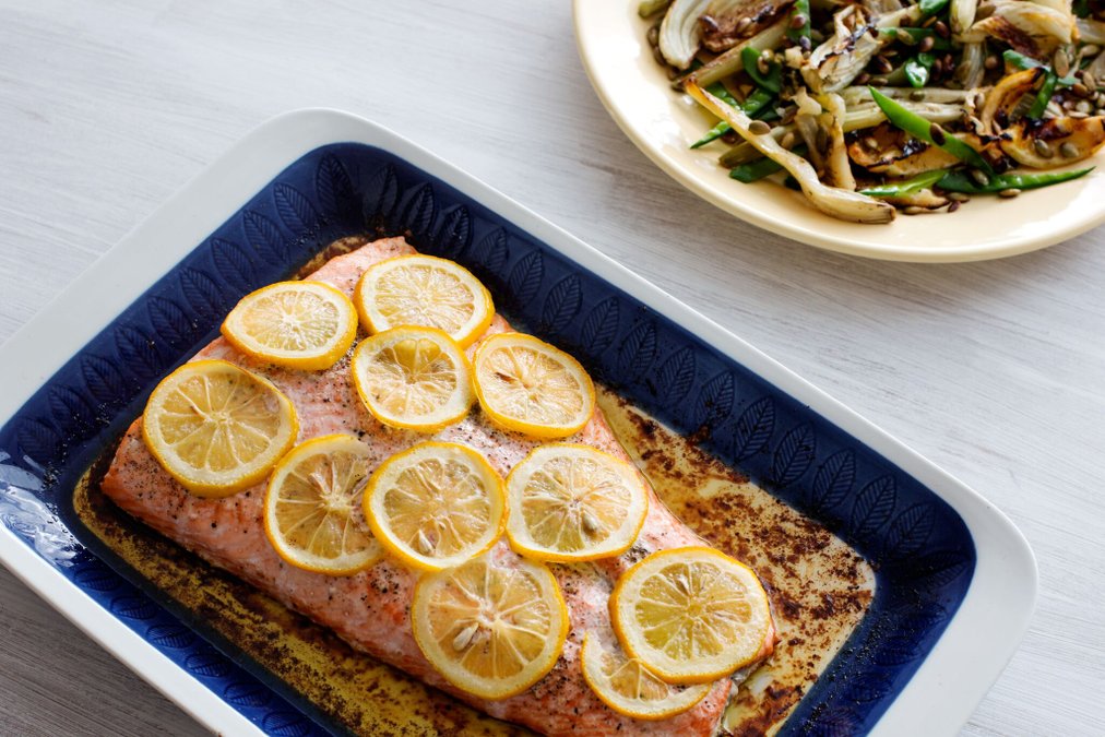 Ugnsbakad citronlax med fänkålssallad