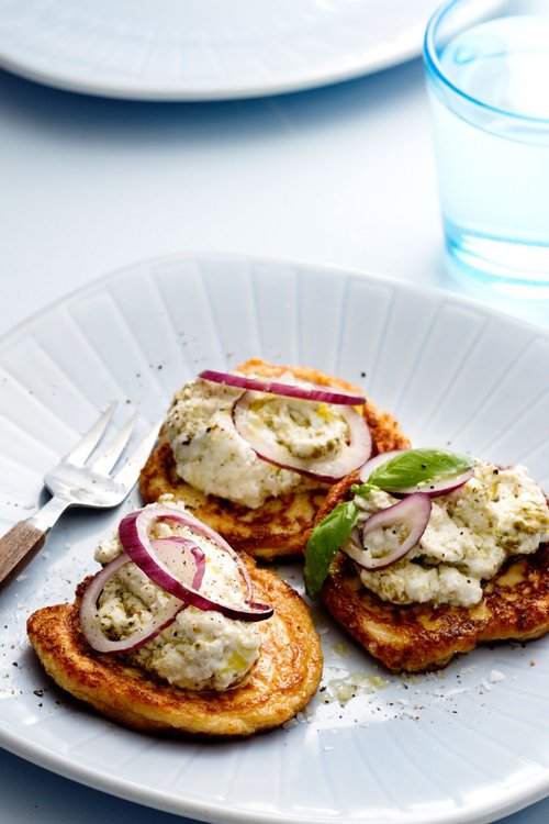 Minicrêpes med färskoströra