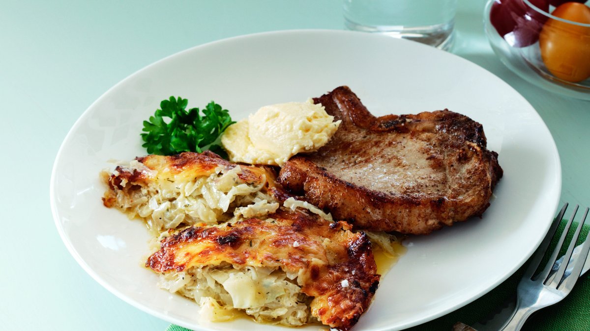 Fläskkotlett med vitkålsgratäng