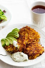 Kålrotsbiffar med avokado