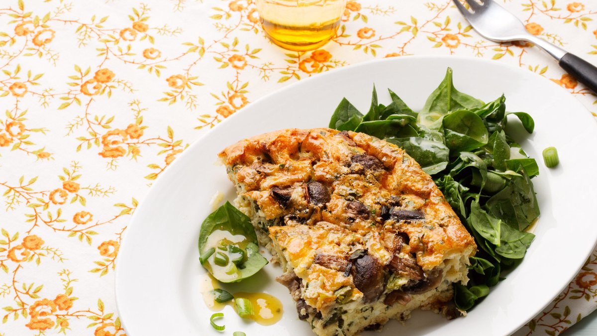 Vegetarisk frittata med svamp och ost