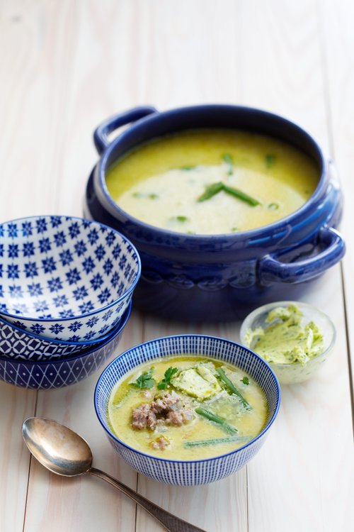 Kalkonsoppa med kokos och koriandersmör