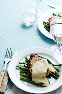 Kotlett med ädelostsås