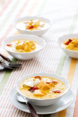 Saffransdoftande fisksoppa med aioli