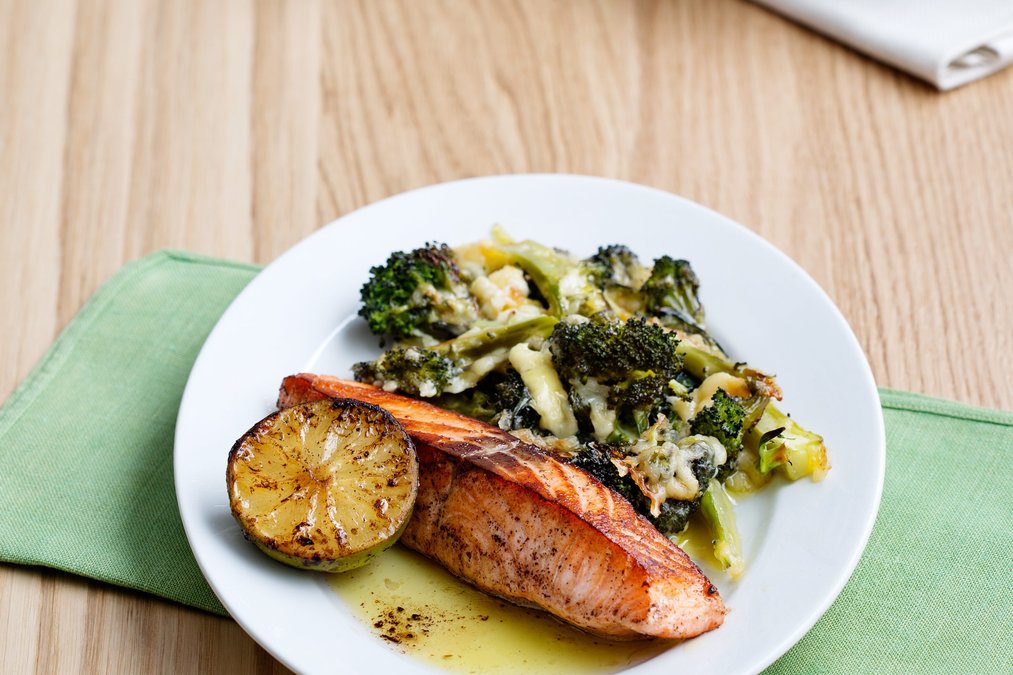 Halstrad lax med gratinerad broccoli