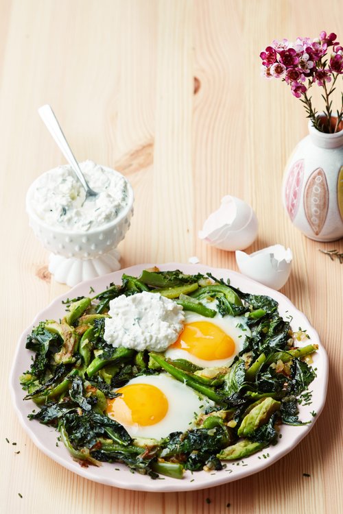 Ägg med kesoröra och stekta grönsaker