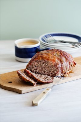 Baconlindad köttfärslimpa