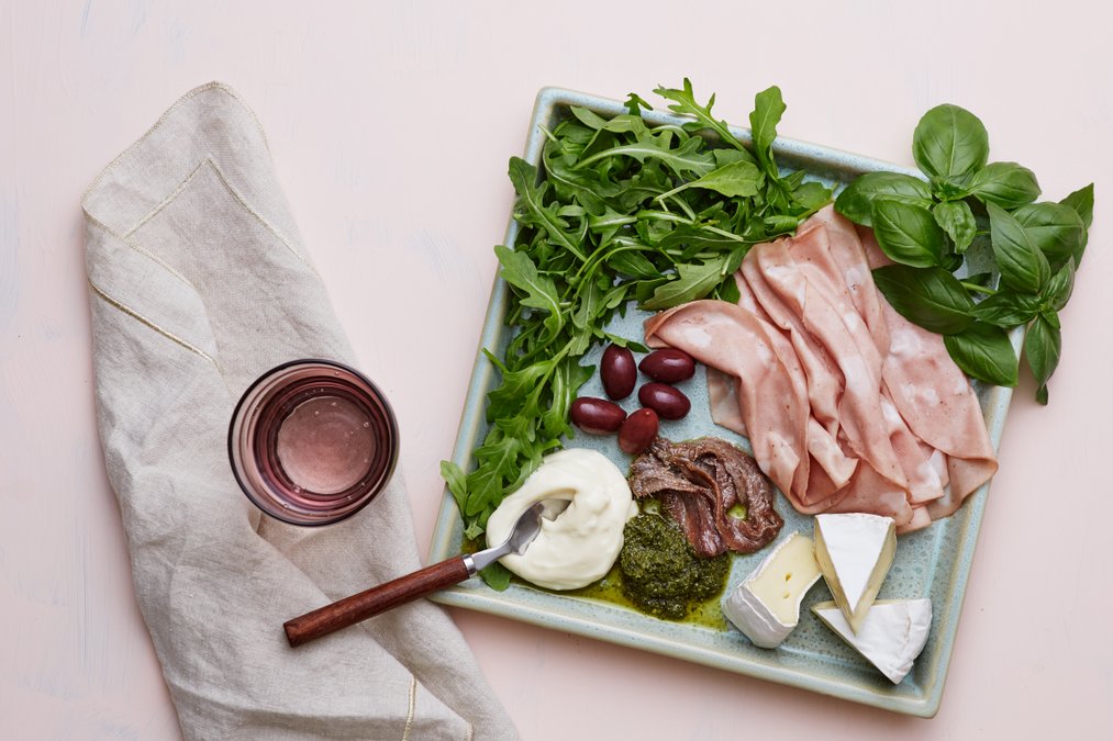 Plocktallrik med mortadella och brie