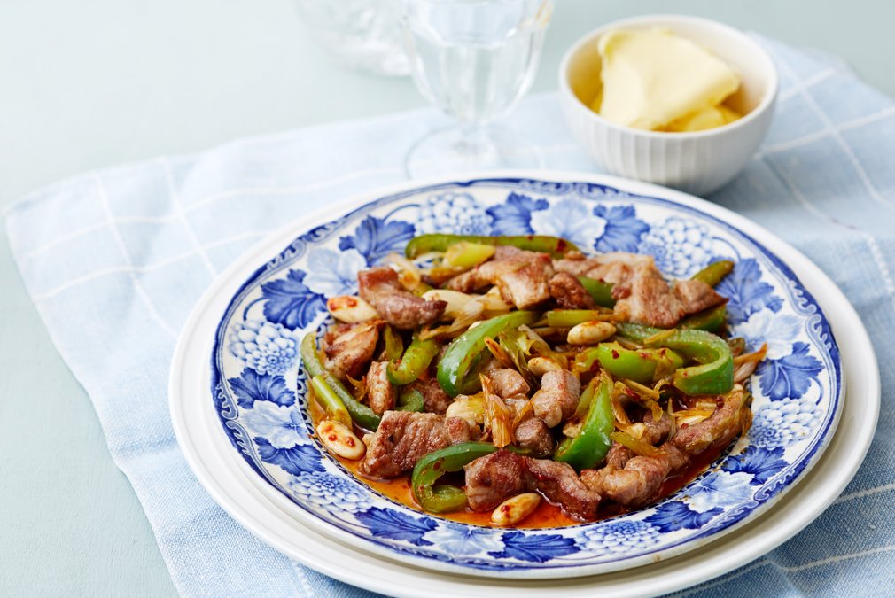 Smörstekt strimlad fläskkarré med paprika