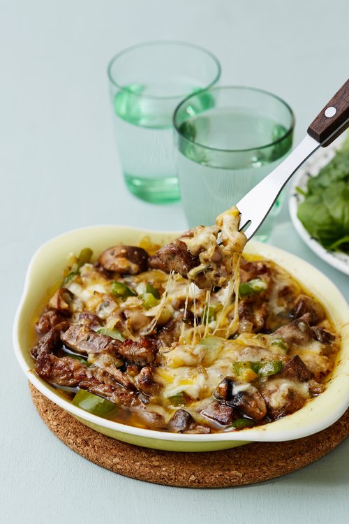 Biffgratäng med vitlök och champinjoner