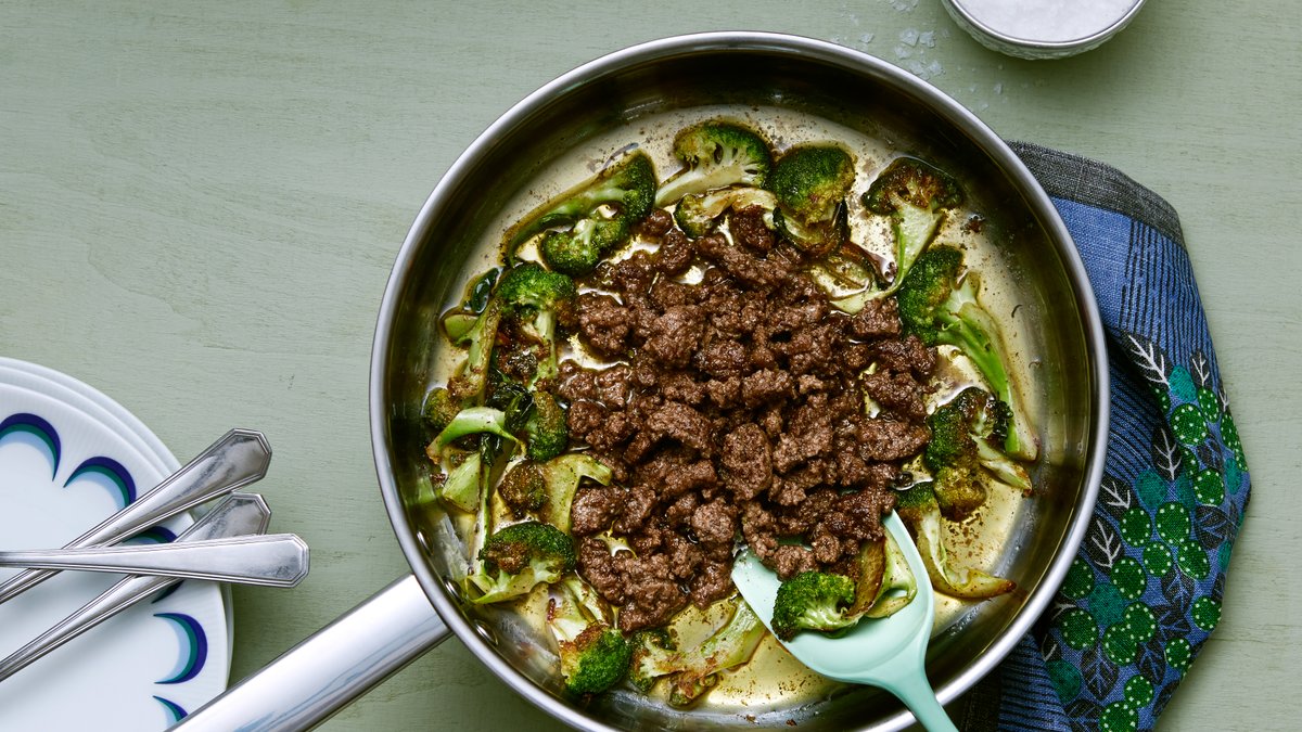 Nötfärs med smörstekt broccoli