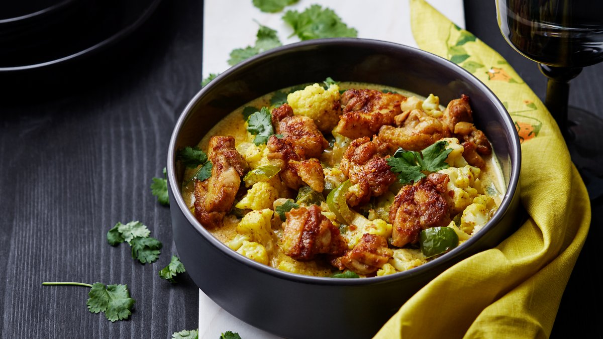 Indisk currygryta med kyckling och blomkål