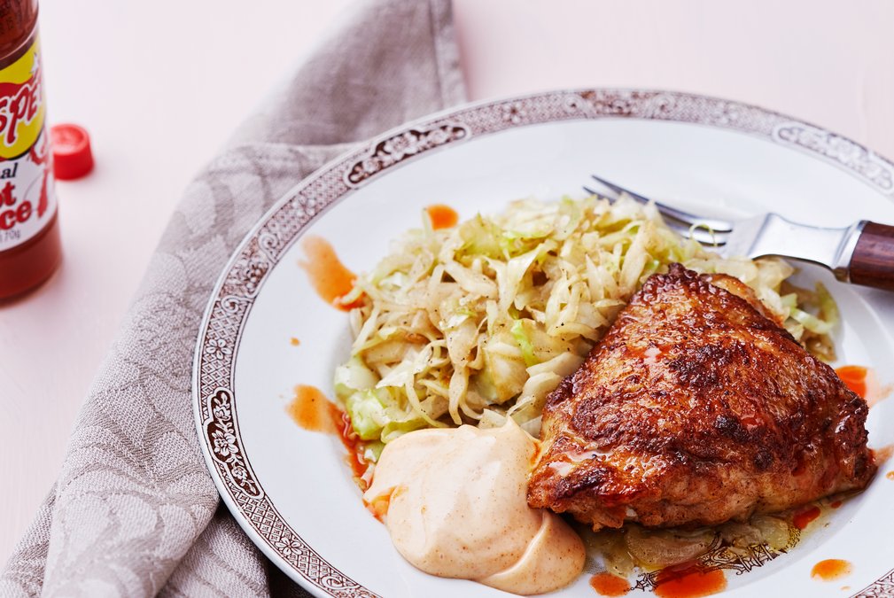 Buffalokycklinglår med vitkål och chilimajonnäs