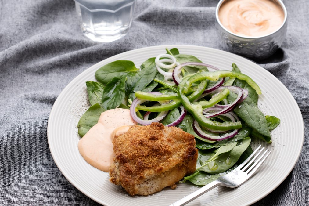 Panerade kycklinglår med BBQ-majo