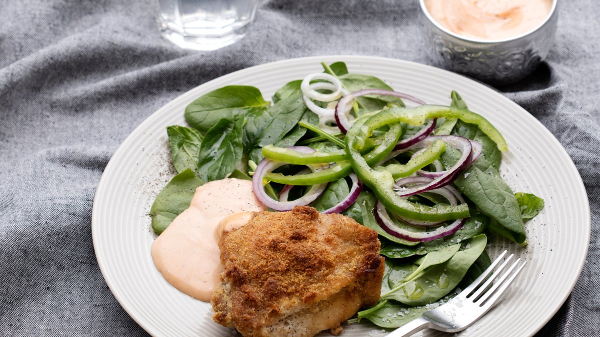 Panerade kycklinglår med BBQ-majo
