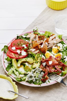 Cobbsallad med örtdressing