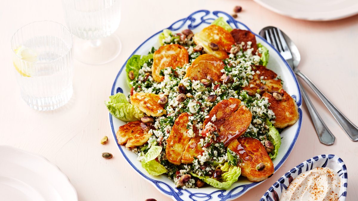 Blomkålstabbouleh med halloumi