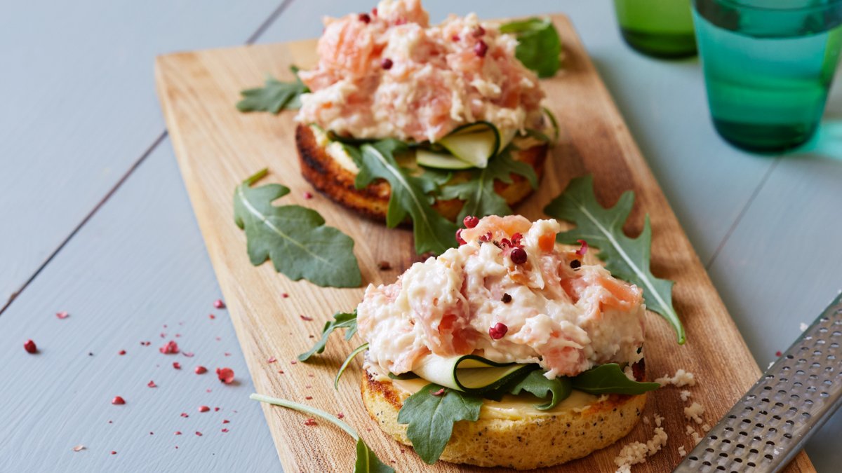 Smörgås med lax- och pepparrotsröra