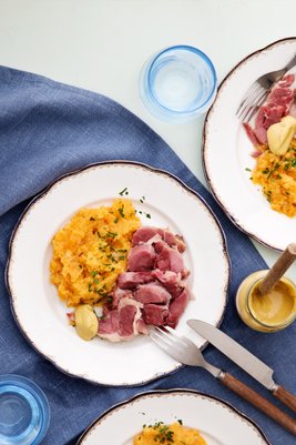 Fläsklägg med rotmos