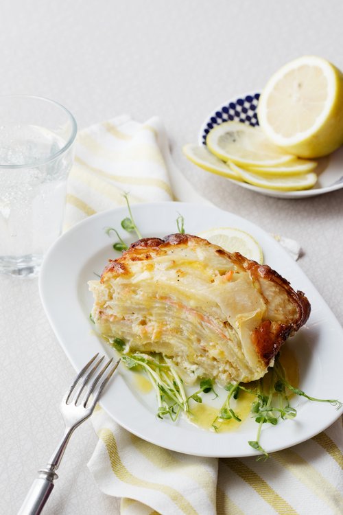 Laxpudding med kålrabbi och skirat smör