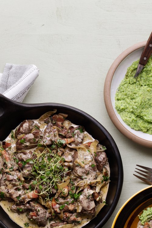 Kycklinglever i gräddsås med broccolimos