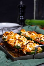 Fylld zucchini med getost och spenat